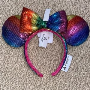 Disney - NWT rainbow/pride mickey ears!